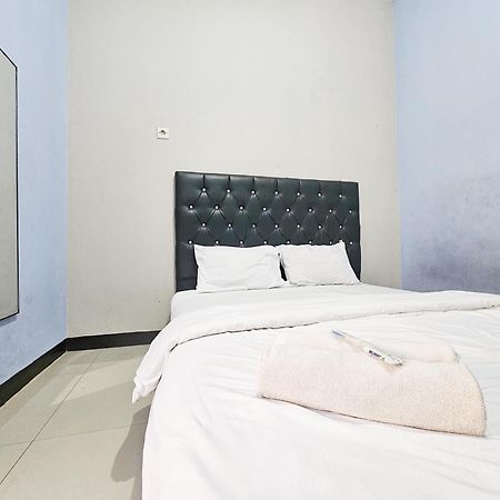 Homestay Sido Joyo Near Sunrise Mall Mitra Reddoorz Mojokerto Dış mekan fotoğraf