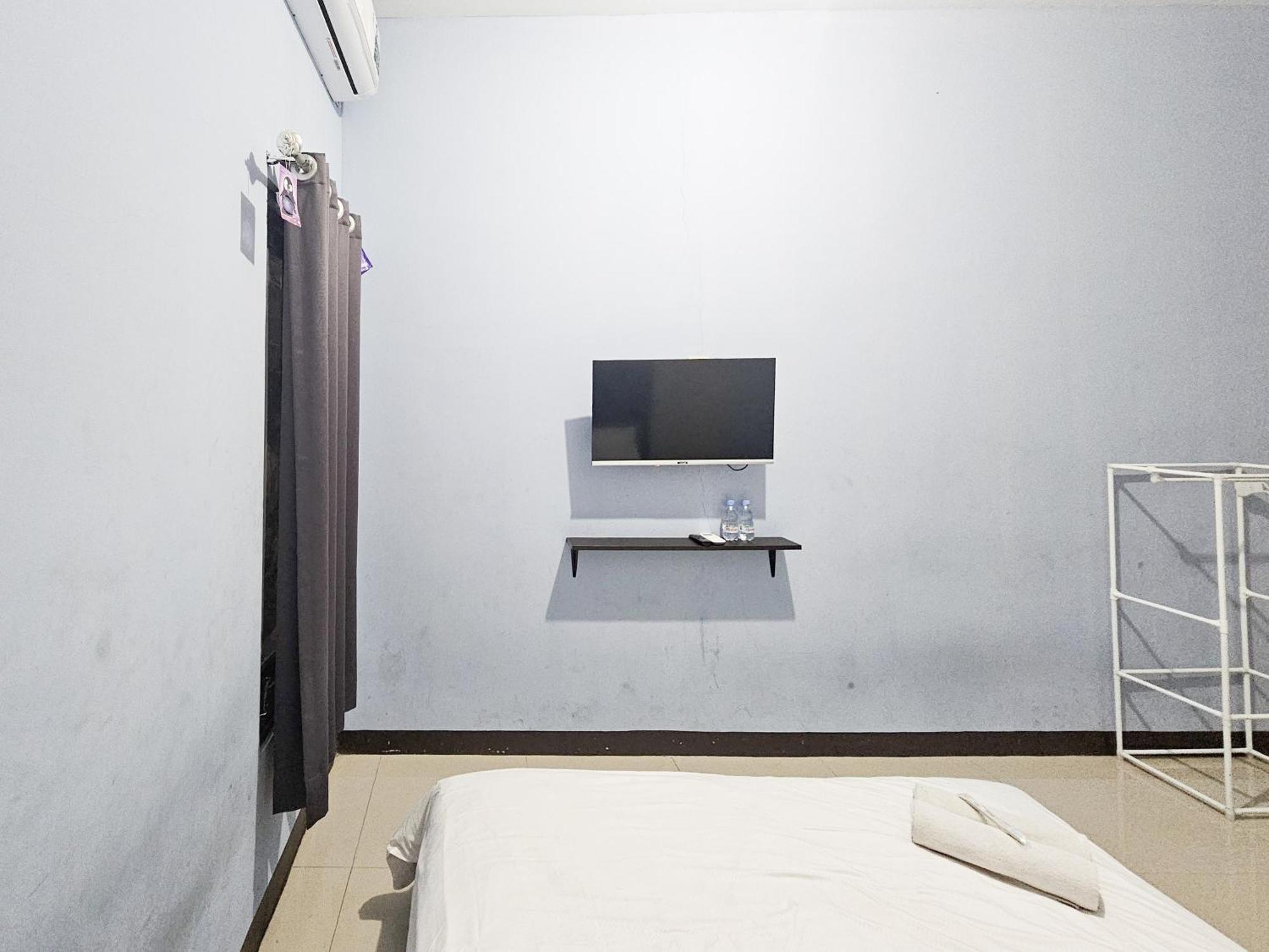 Homestay Sido Joyo Near Sunrise Mall Mitra Reddoorz Mojokerto Dış mekan fotoğraf