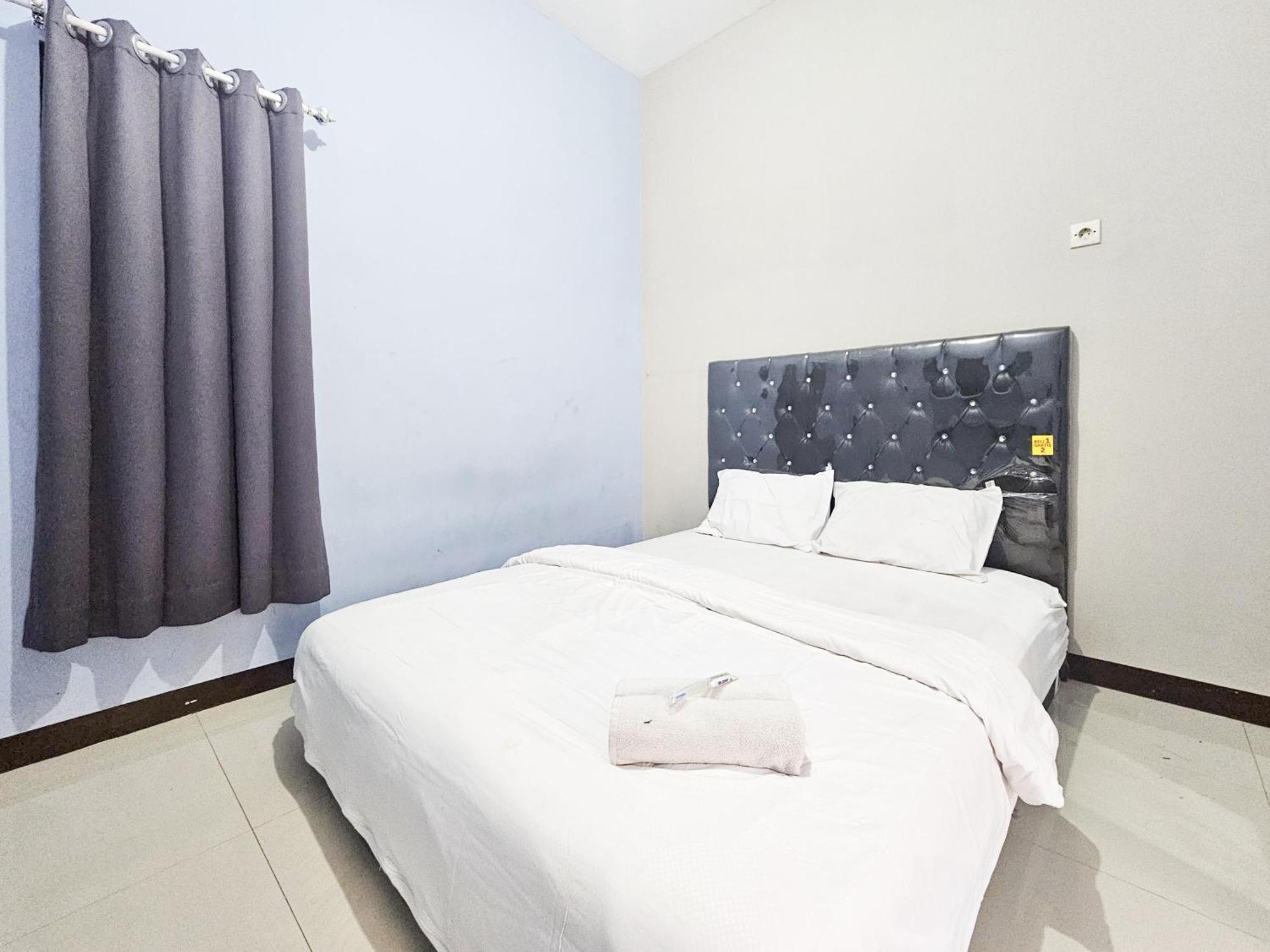 Homestay Sido Joyo Near Sunrise Mall Mitra Reddoorz Mojokerto Dış mekan fotoğraf