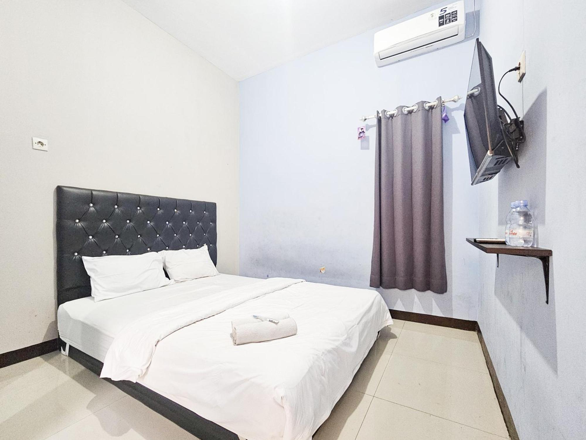 Homestay Sido Joyo Near Sunrise Mall Mitra Reddoorz Mojokerto Dış mekan fotoğraf