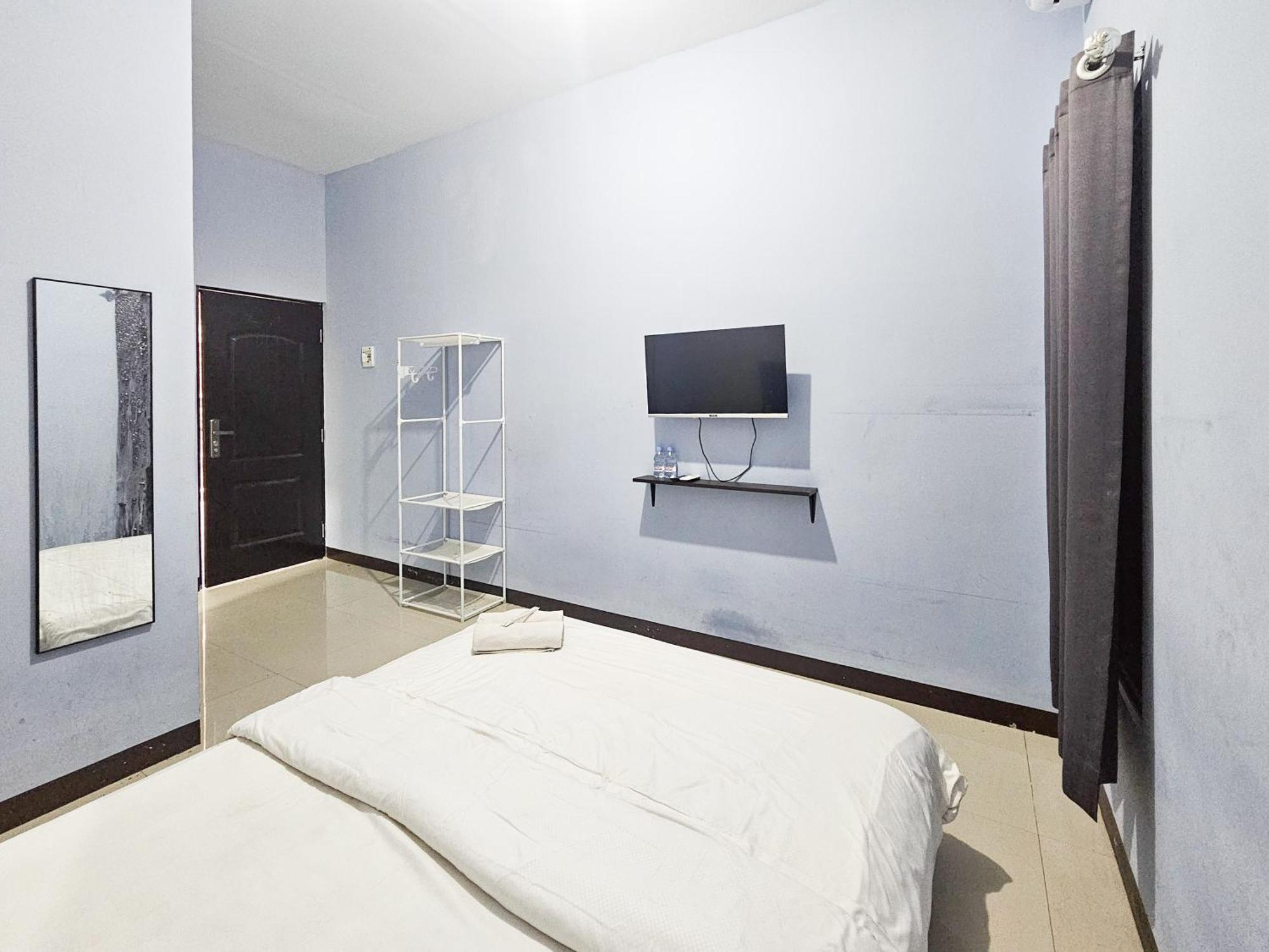 Homestay Sido Joyo Near Sunrise Mall Mitra Reddoorz Mojokerto Dış mekan fotoğraf