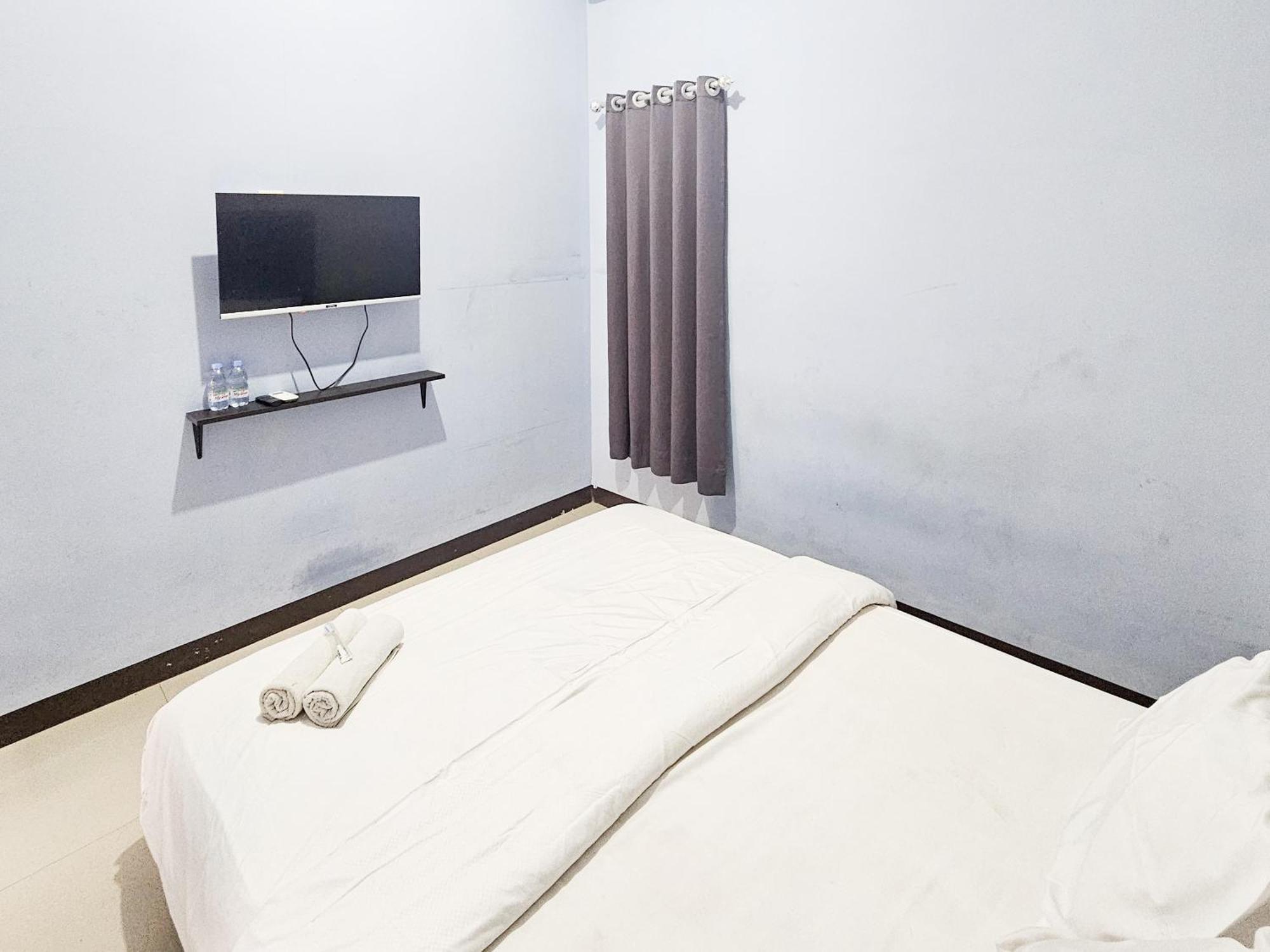 Homestay Sido Joyo Near Sunrise Mall Mitra Reddoorz Mojokerto Dış mekan fotoğraf