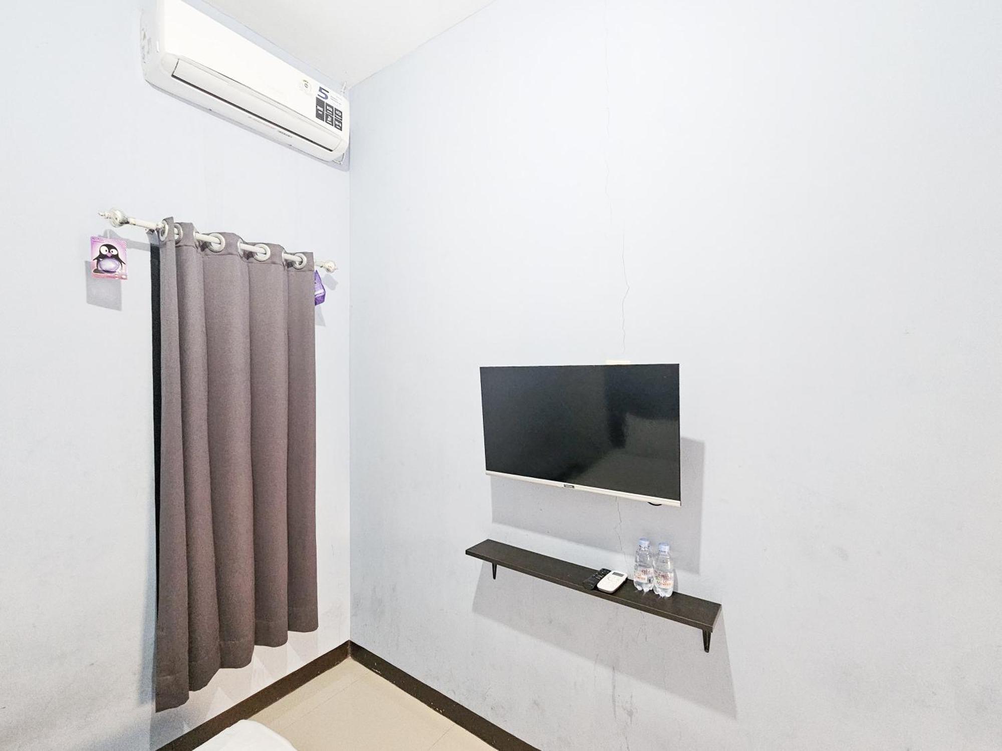 Homestay Sido Joyo Near Sunrise Mall Mitra Reddoorz Mojokerto Dış mekan fotoğraf