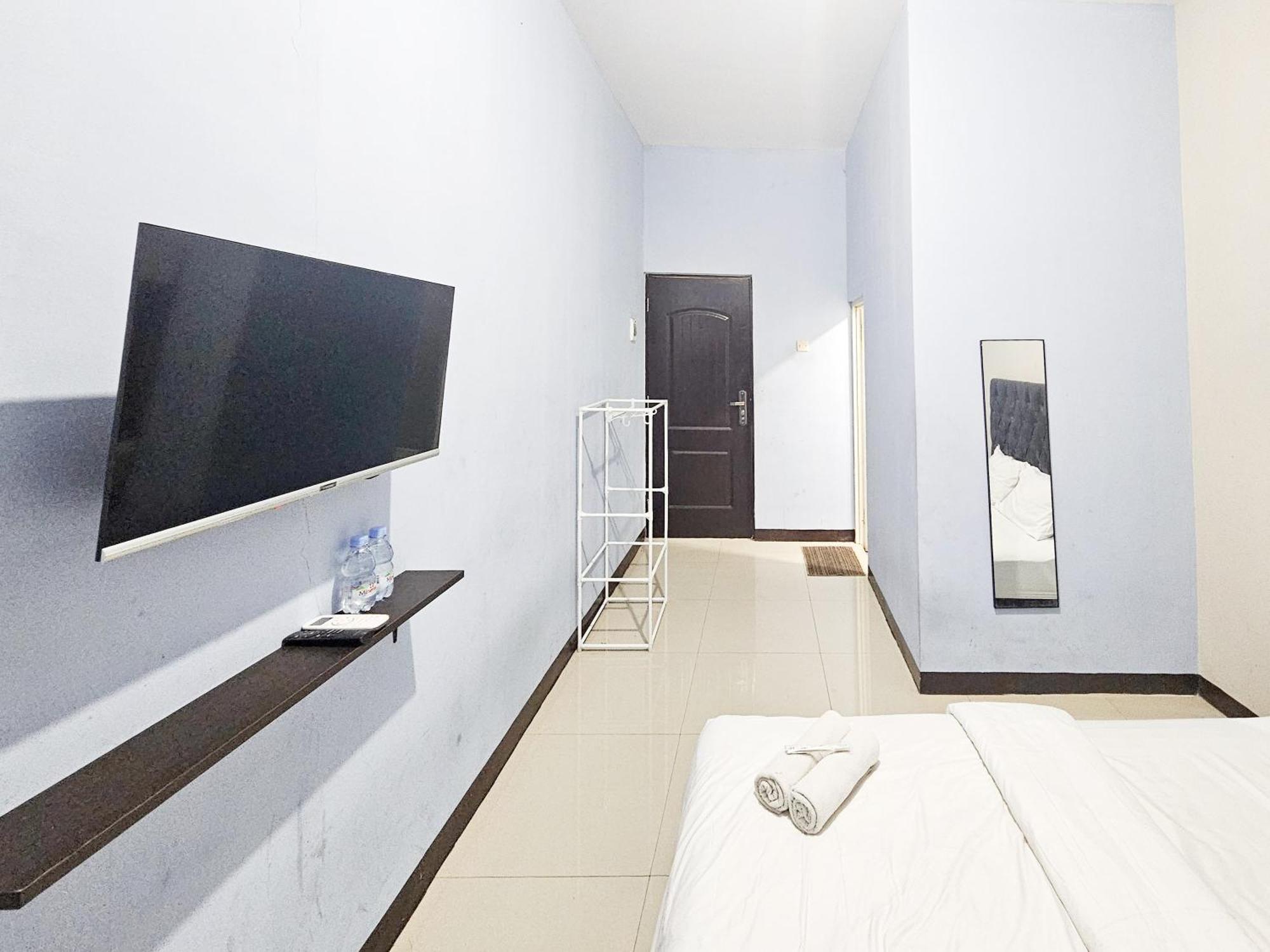 Homestay Sido Joyo Near Sunrise Mall Mitra Reddoorz Mojokerto Dış mekan fotoğraf